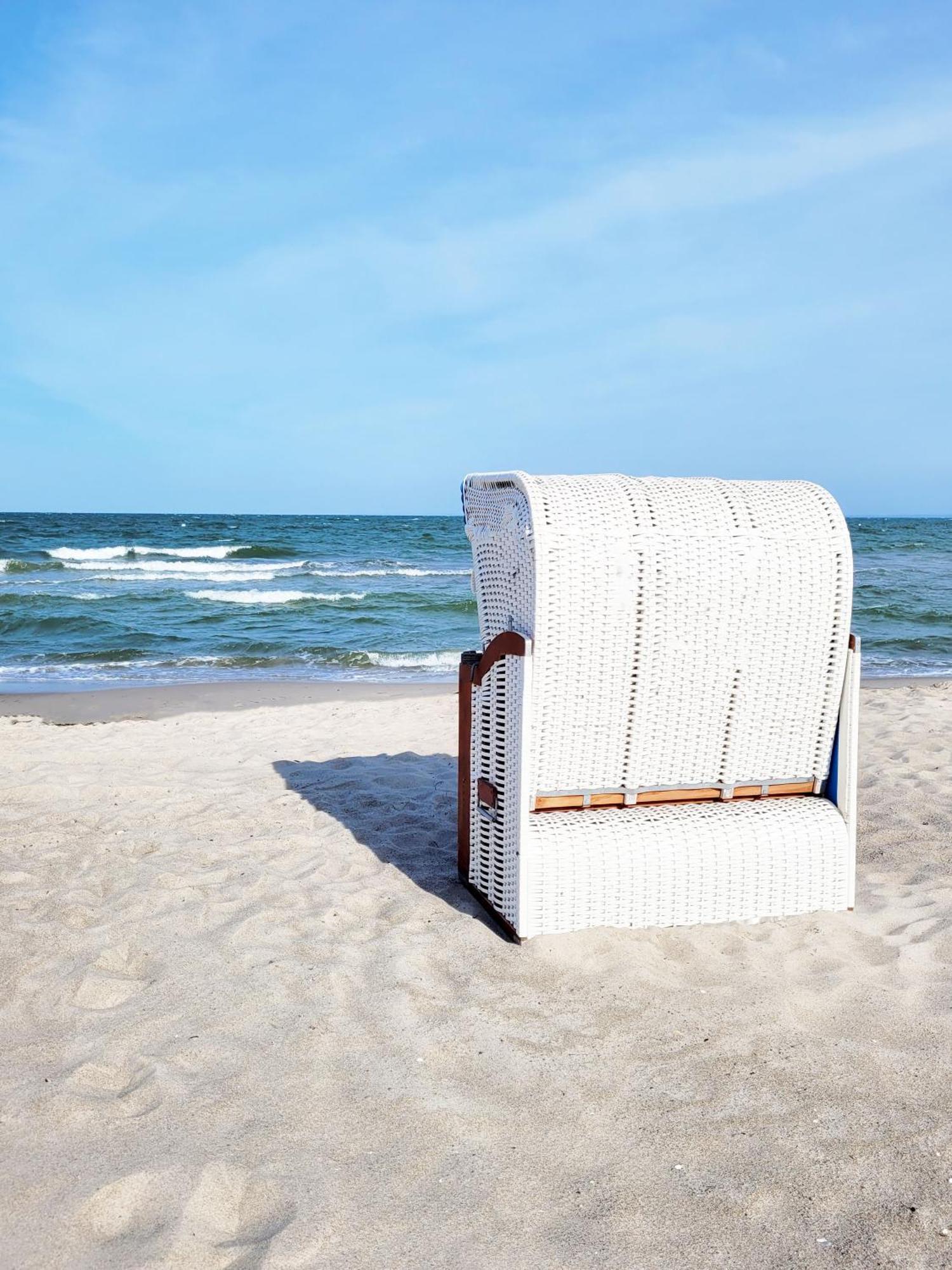 Strandnahe & Hochwertige Ferienunterkunft, Mit Gartenzugang, Parkplatz Und Fahrradunterstellplatz Scharbeutz Esterno foto