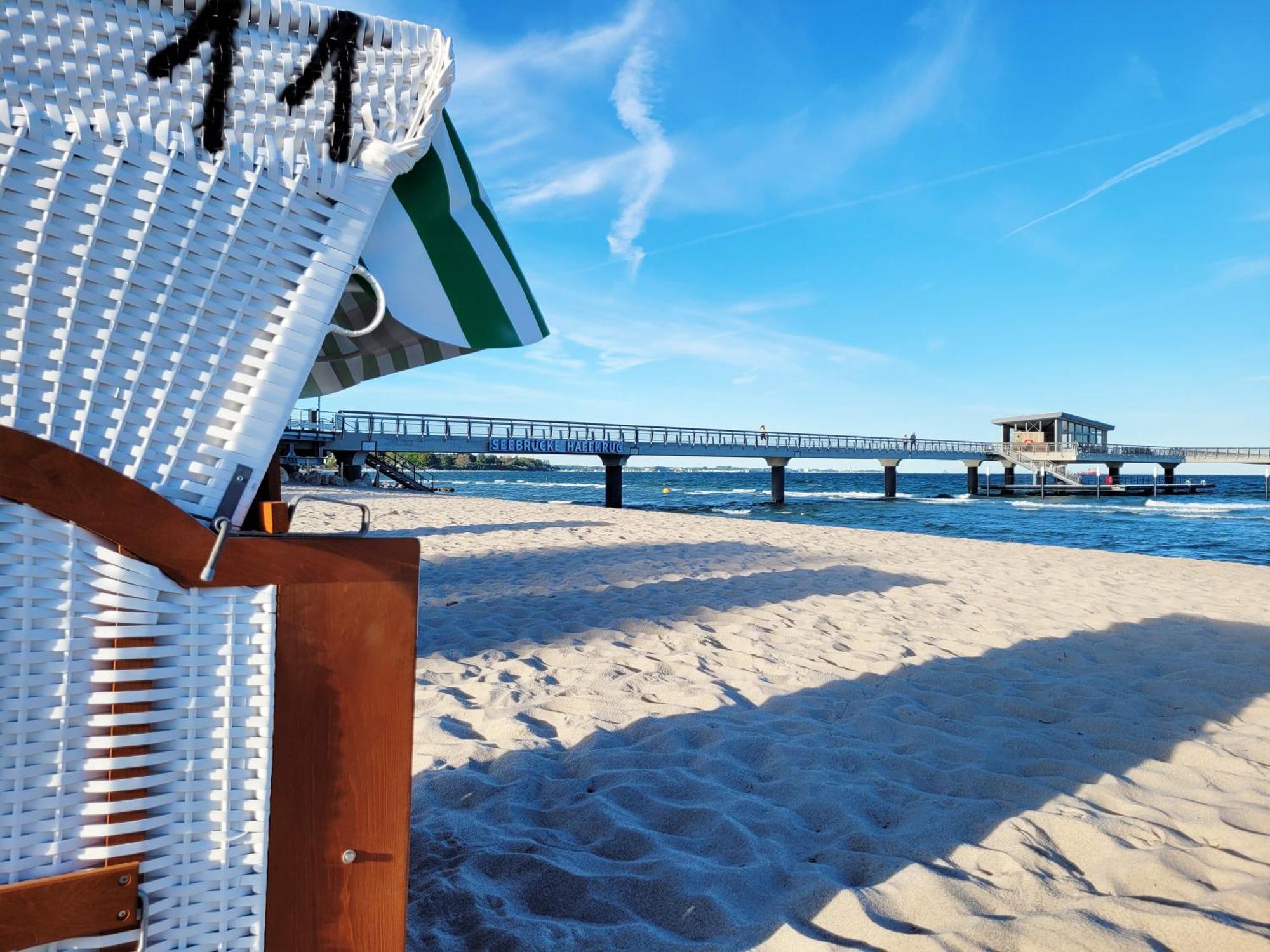 Strandnahe & Hochwertige Ferienunterkunft, Mit Gartenzugang, Parkplatz Und Fahrradunterstellplatz Scharbeutz Esterno foto